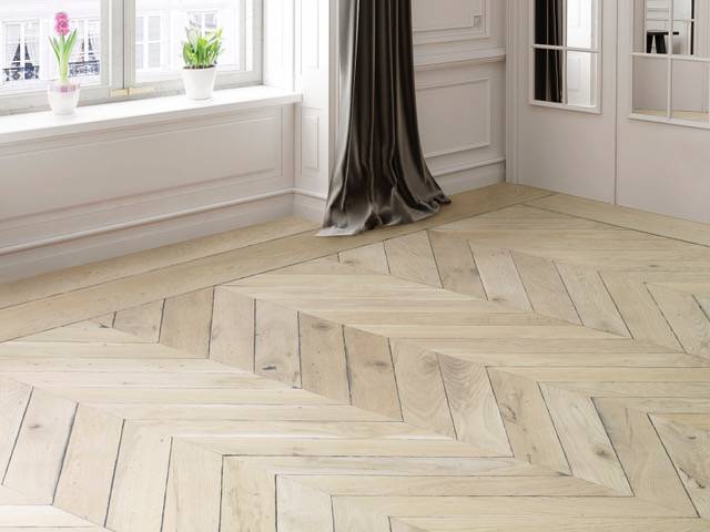 Parquet massif Chêne Opéra Point Hongrie - 13 x 130 x 740 mm - verni incolore