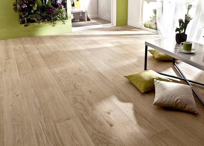 Parquet contrecollé Chêne Rustique - 14 x 190 mm - brossé - verni incolore